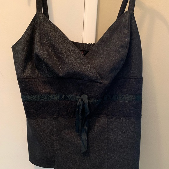 Worn good shape TORRID Black top size 2 - Picture 1 of 13